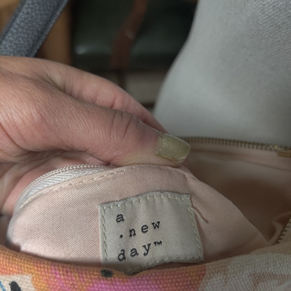 A New Day Peach Floral Crossbody Purse With Black Accents - Picture 13 of 14